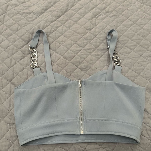 CIDER Chain Detail Crop top - Picture 3 of 3